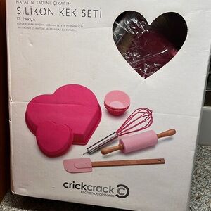 Crickcrack Pink Silicone Baking Set